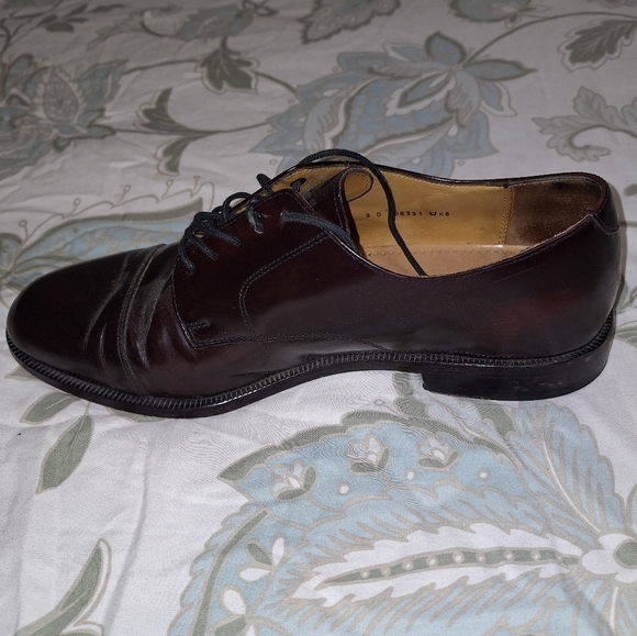 A pair of Cole Haans men's leather Oxfords in a size 9D. They're pre-loved - Picture 7 of 11